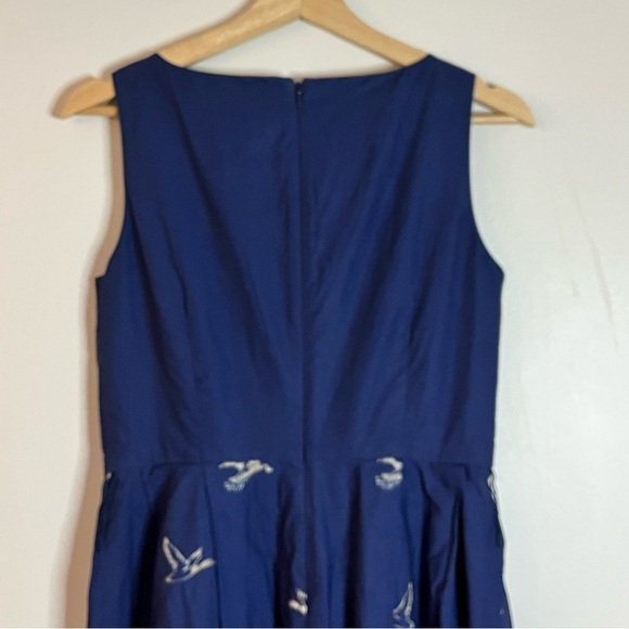 L.L. Bean Signature Blue Sleeveless Fit & Flare Midi Dress w/ Bird Print Size 0 - Picture 10 of 16